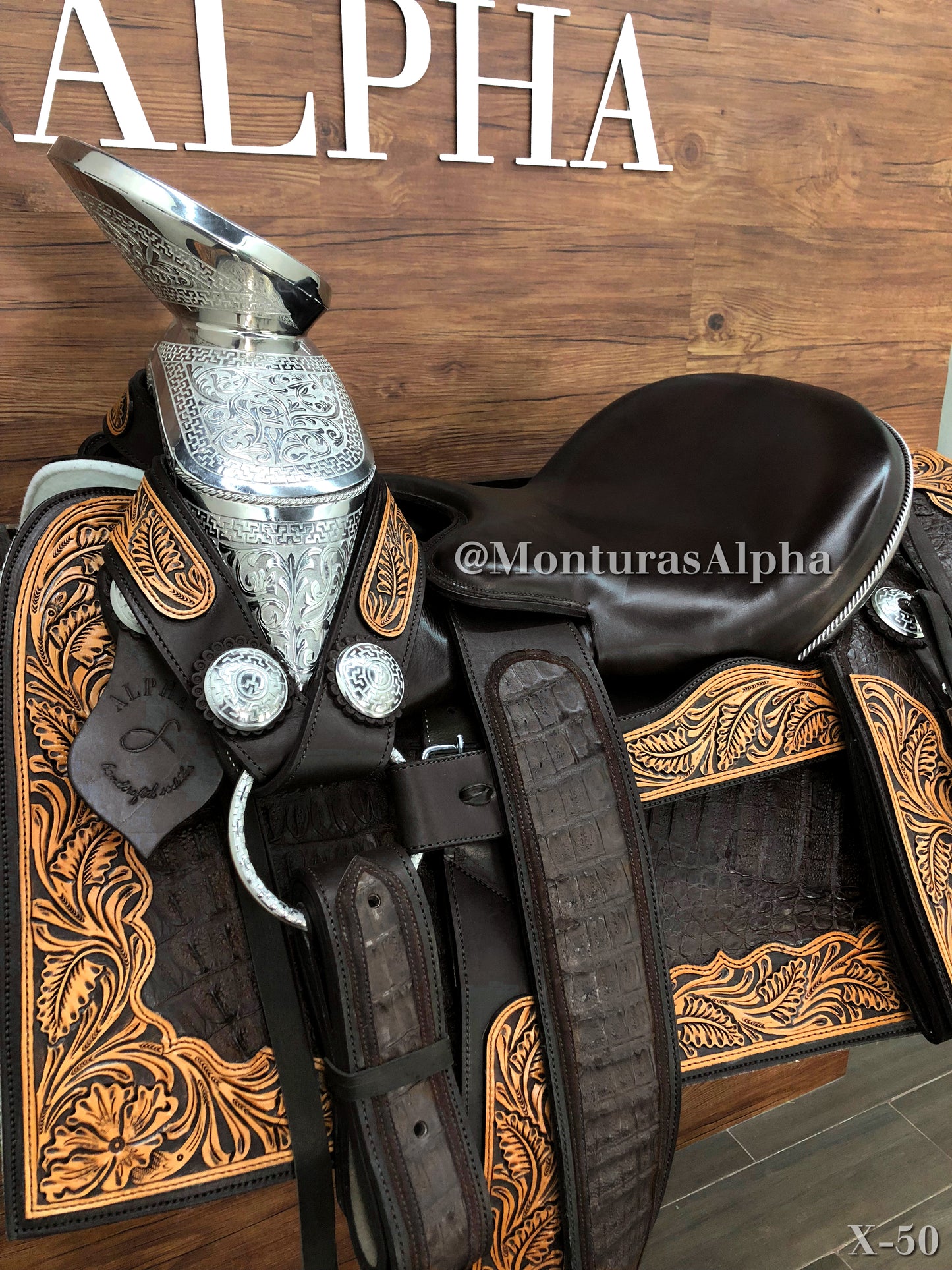 MONTURA X-50 (Piel de Caiman Cicelado con Antique )